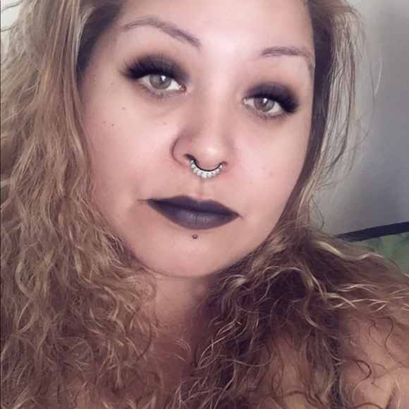 Meet your Posher, Raquel - Picture 1 of 1